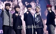 B1A4, 쇼케이스 현장서 '성희롱 논란' 언급…"팬들께 걱정 끼쳤다"