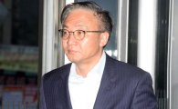 [포토]삼성 수요사장단 회의 참석하는 김영기 삼성전자 사장