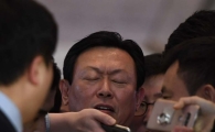 [포토]앞길 막힌 신동빈 롯데 회장 