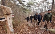 [포토] 신원섭 산림청장, 지리산둘레길 현장 시찰