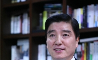 이해식 강동구청장, 올 11관왕 되고 웃는 사연? 