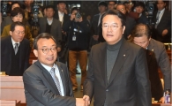 [포토]인사 나누는 이정현·정진석