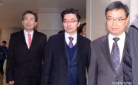 [포토]탄핵심판 답변서 제출한 박근혜 대통령 법률 대리인단
