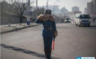 中매체 '북한 미녀 교통안내원' 소개…웨이보 팬카페까지 개설