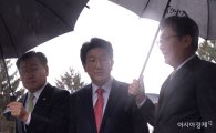 [포토]탄핵심판 준비기일, 헌재 도착한 국회 탄핵소추 위원들