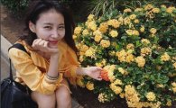 김구라 ‘여사친’ 김정민, 노란 꽃밭 앞에서 ‘누가 꽃이게’