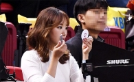 [포토]김선신 아나운서, '예뻐져라'