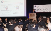유일호, 뉴욕서 한국경제설명회.."정치 불확실성 시장에 영향 미미"
