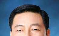 명예회복한 황기철 前해군참모총장… 보국훈장 수여