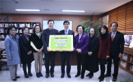 이해식 강동구청장, 장학기금 전달 받아 