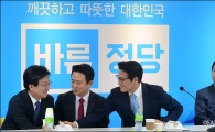 [포토]인사 나누는 정병국·유승민