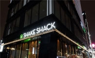 쉐이크쉑, 2호점도 '맛있는 순항'…오픈 한 달째 30분씩 줄 서