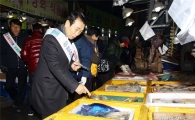 정읍시, 설맞이 전통시장 이용 장보기 나서