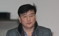 김기춘·조윤선 무릎 꿇게 한 이용복 특검보,  화려한 이력의 ‘어당팔’