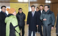 이낙연 전남지사,설을 맞아 진도 팽목항 방문 유가족 위로