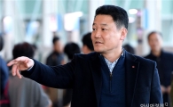 [포토]전지훈련 떠나는 선수단 찾은 송구홍 단장