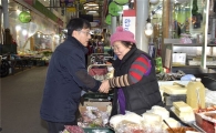 김성환 노원구청장, 공릉동 도깨비시장 찾아 격려 