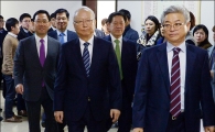 [포토]이병호 국정원장, 국회 정보위 출석