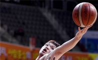 [포토]리바운드 잡아내는 이승현