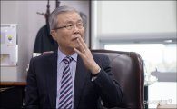김종인 '탈당'으로 흔들린 개헌 vs 호헌 구도…범여권 반등 장세의 세 가지 '특정주'