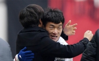 [포토]김민우, '선제골 넣고 서정원 감독과 뜨거운 포옹'