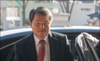 [포토]출근하는 이진성 재판관