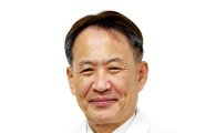 34년 동안 뇌수술 5000번…김한규 교수