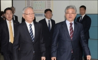 [포토]이병호 국정원장, 국회 정보위 출석