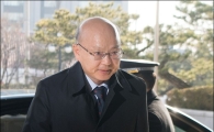 [포토]출근하는 안창호 재판관