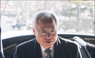 [포토]출근하는 김창종 재판관