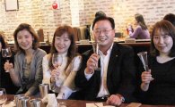 김창범 한화케미칼 사장, '혼밥' 직원들과 소통 행보