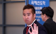 [포토]유희관, '전지훈련 마치고 돌아왔어요'