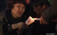 [포토]"승리에 촛불을 나눠요"