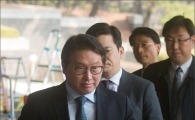 [포토]'뇌물죄 의혹' 최태원 SK 회장, 검찰 출석
