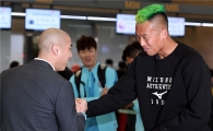 [포토]차두리와 인사하는 김신욱