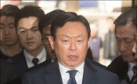 '경영비리' 신동빈 혐의 부인…신격호는 '우왕좌왕'