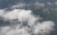 [양낙규의 Defence Club]B-1B 전략폭격기 지난해 한달간 한반도에