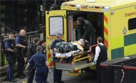 英 의사당 주변 테러로 4명 사망…각국 정상 "테러 맞서겠다"(종합)