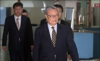 [포토]긴급 기자회견 갖는 인명진 비대위원장