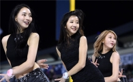 [포토]두산 치어리더, '저희 보러 야구장 오세요'