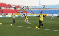 이낙연 전남지사, 전남드래곤즈 축구 홈경기 시축