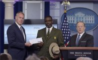 트럼프, 첫 석달치 월급 기부‥전쟁 유적지 관리 보태