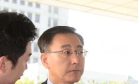 [포토]김수남, 우병우 영장 기각에 묵묵부답 