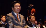 [포토]박용만 개회사 듣는 주형환 