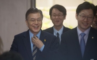 [포토]밝게 웃는 문재인 후보