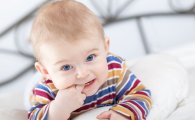 [건강을 읽다]아기에게 우유병 물려 재우면?