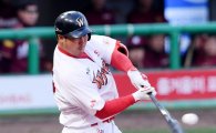 '홈런 선두' SK 최정 시즌 17호 홈런