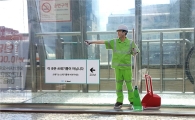 키23cm 환경미화원이…홍대 쓰레기를 없앴다는데