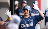[포토]박석민, '연타석 홈런 치고 덩실덩실'