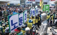 [포토]안철수 후보 유세 막은 민주노총